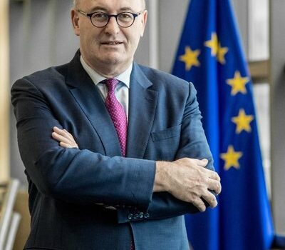 European Commissioner for Trade Phil Hogan submits his resignation